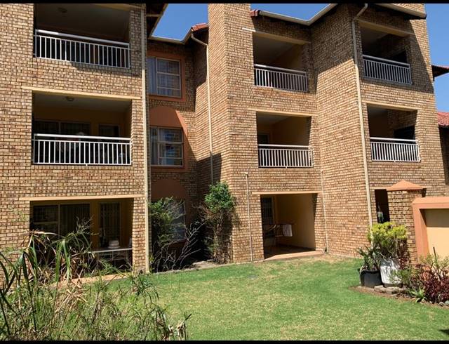 2 BEDROOM APARTMENT FOR SALE IN VANDERBIJLPARK SE 2